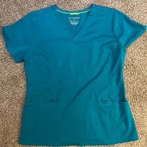 Healing Hands Scrub Top. Size L